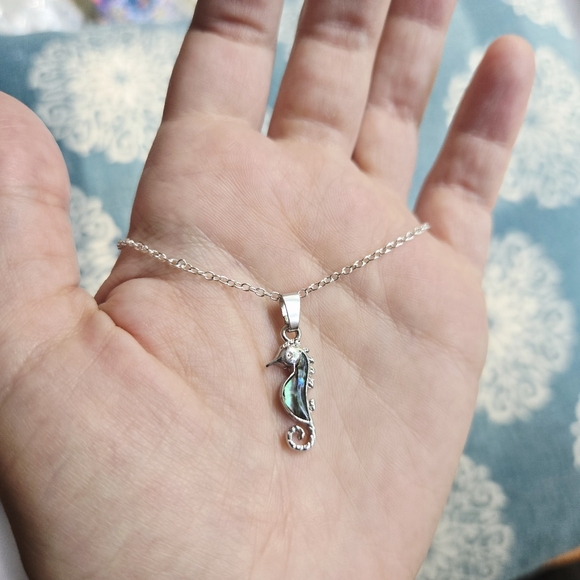 New Silver Abalone Shell Seahorse Necklace - Picture 2 of 7